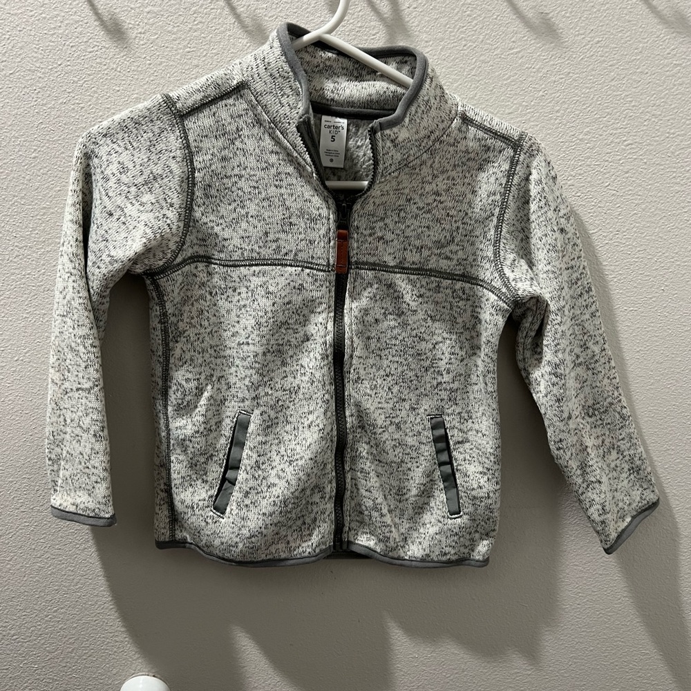 Carters‎ grey boys size 5 zip up sweater with fleece lining